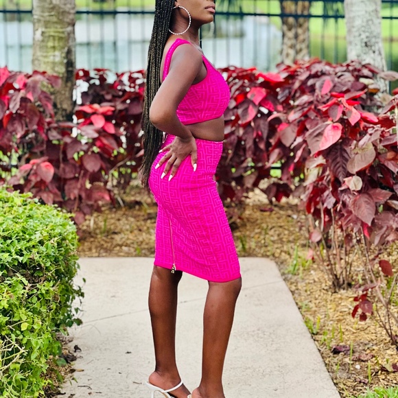 Super Cute Crop Top Zip Up Skirt Set - Picture 1 of 3